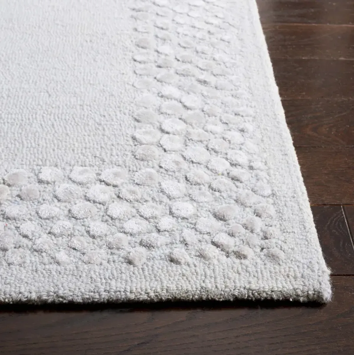 GLAMOUR Hand Tufted 4' x 6' area rug