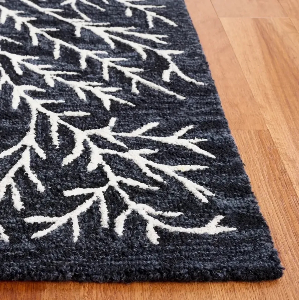 SOHO 257 BLACK  2'-3' x 8' Runner Rug