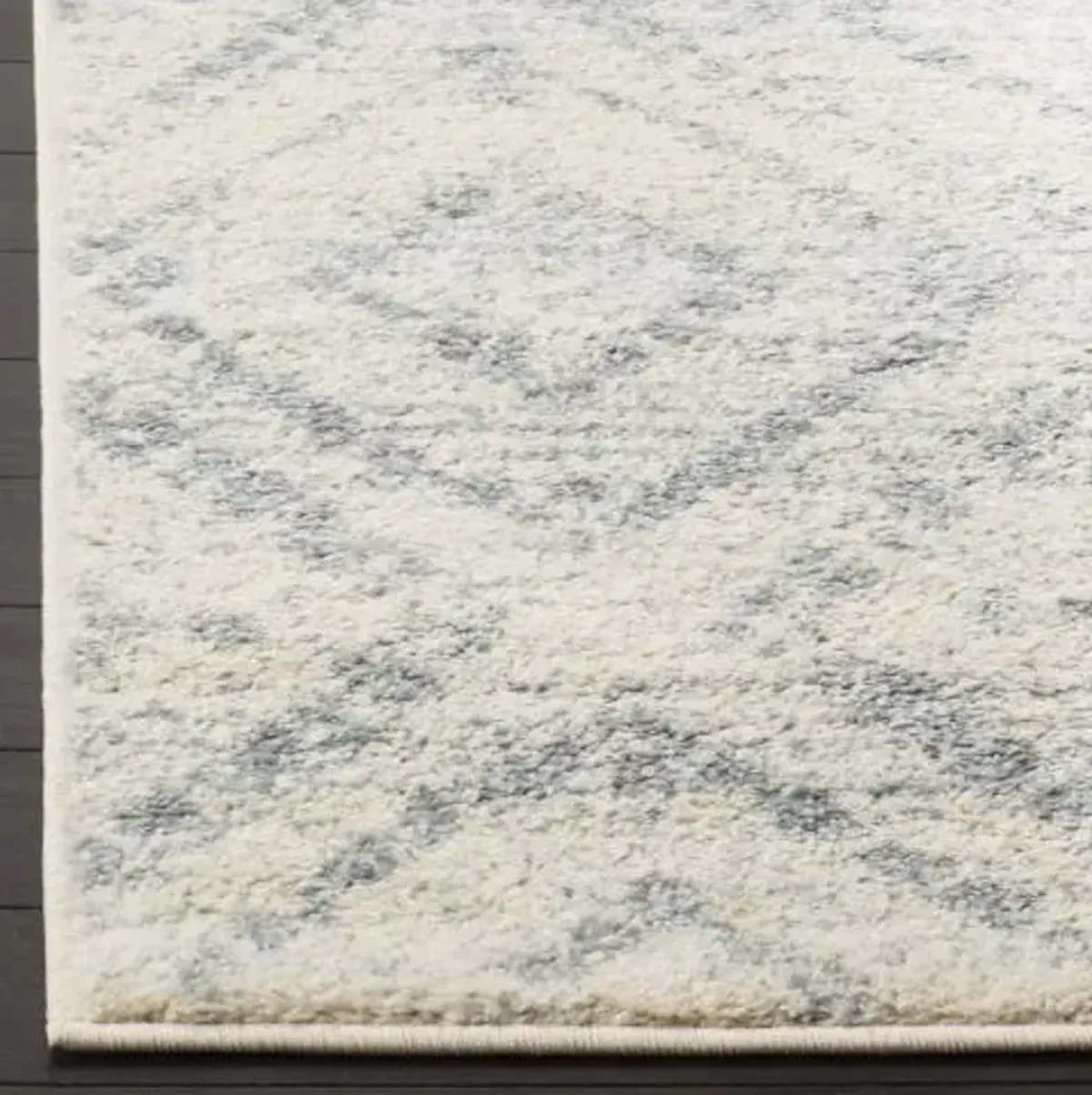 Adirondack Contemporary Ivory / Light Blue 5'-1" X 7'-6" Powerloomed Rug