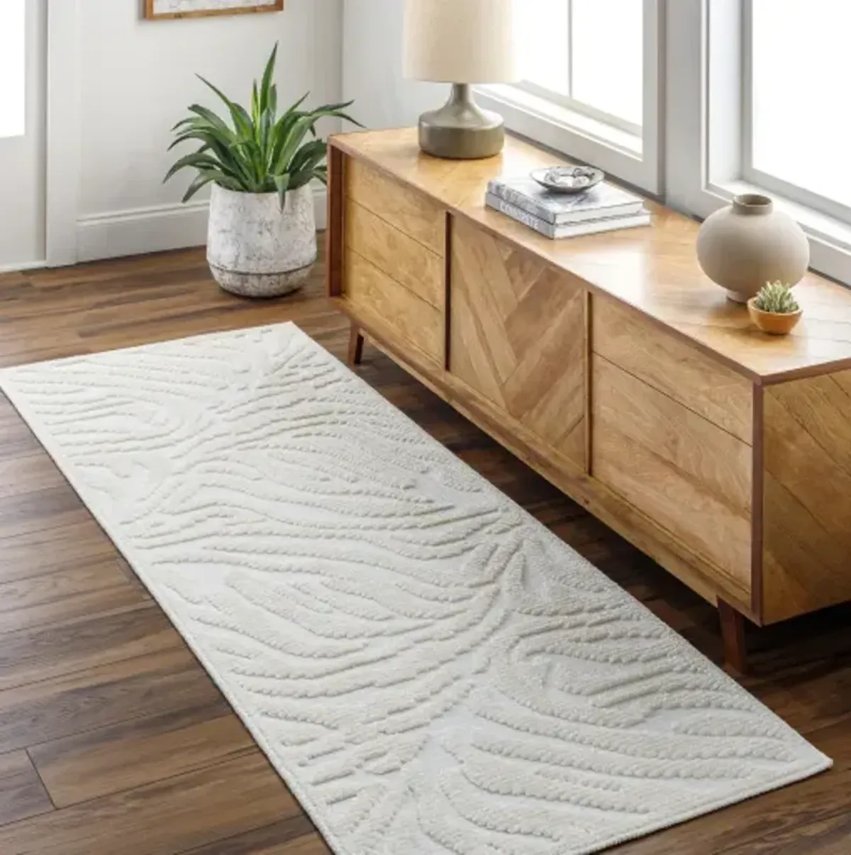 Lyna LYA-2316 2'7" x 7'2" Machine Woven Rug