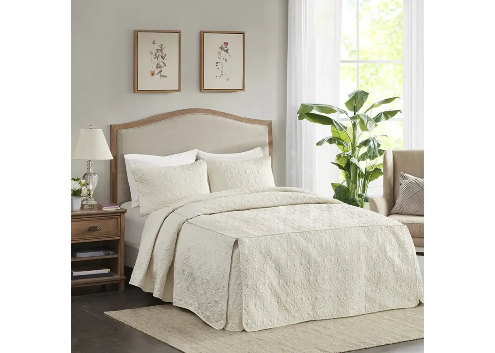 Madison Park Quebec Cream 3 Piece Split Corner Pleated Quilted Bedspread