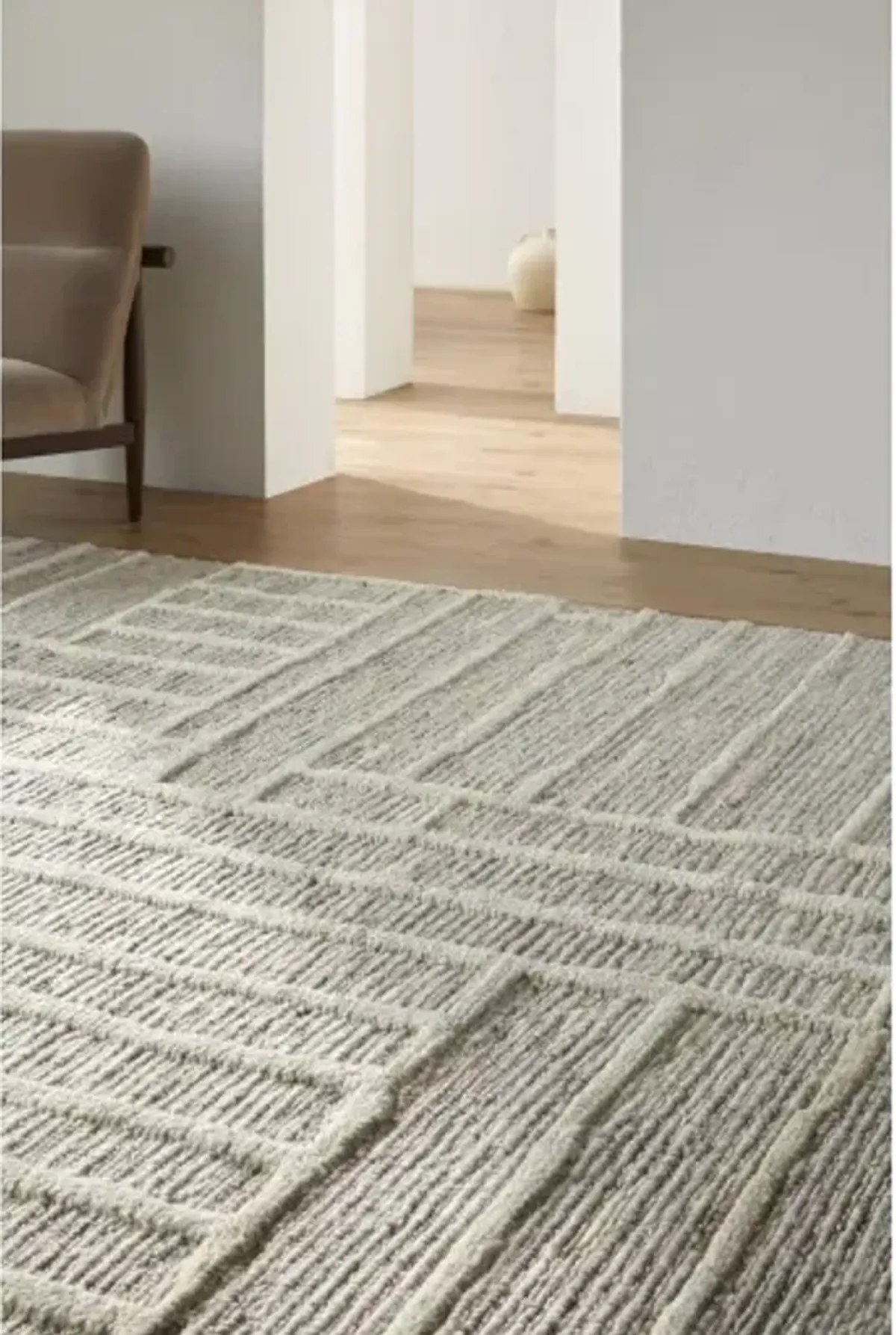 Manisa MNS-2304 2'6" x 8' Rug