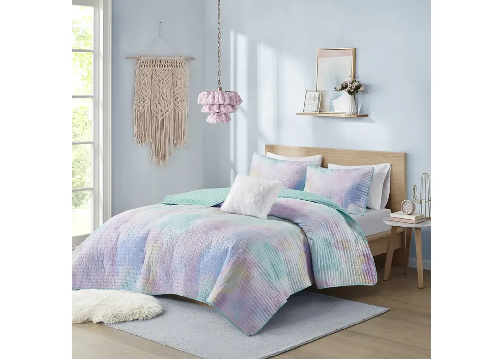 Cassiopeia Watercolor Tie Dye Printed Quilt Set with Throw Pillow