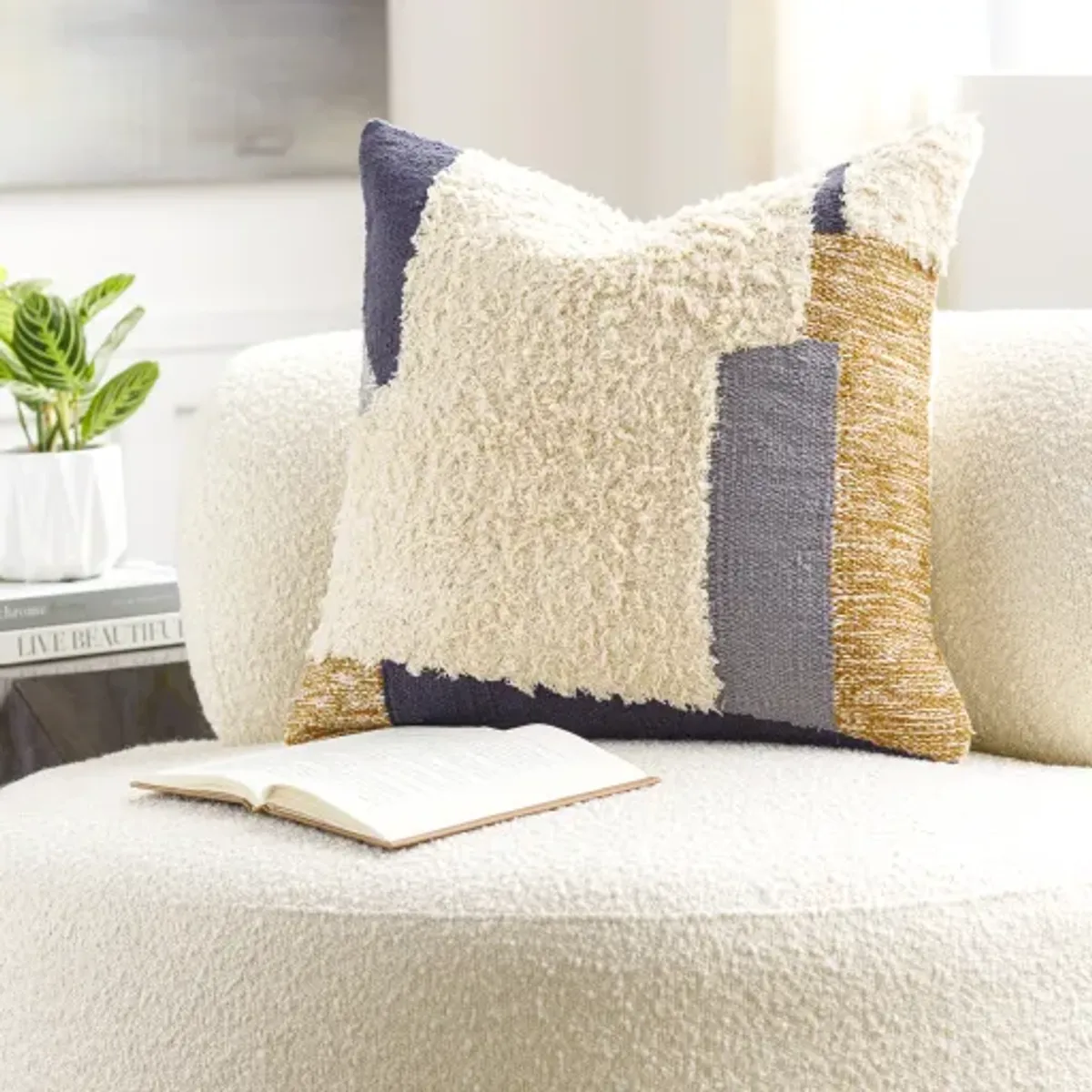 Niagara NGA-001 20"L x 20"W Accent Pillow