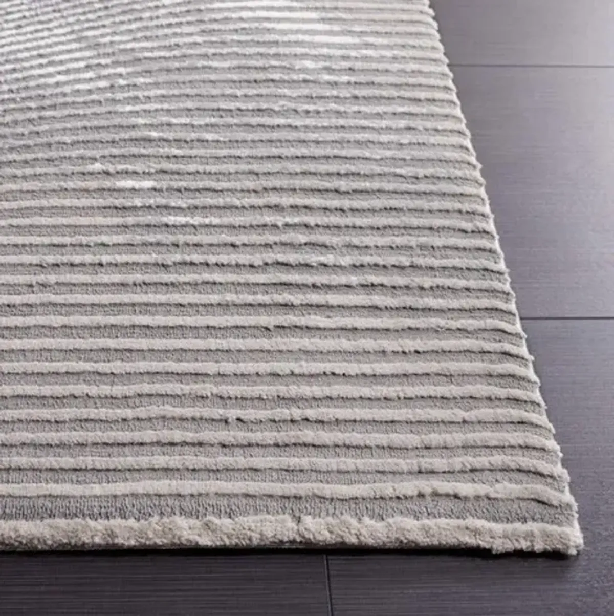 REVIVE 112 Grey 6'-7' X 6'-7' Square Square Rug