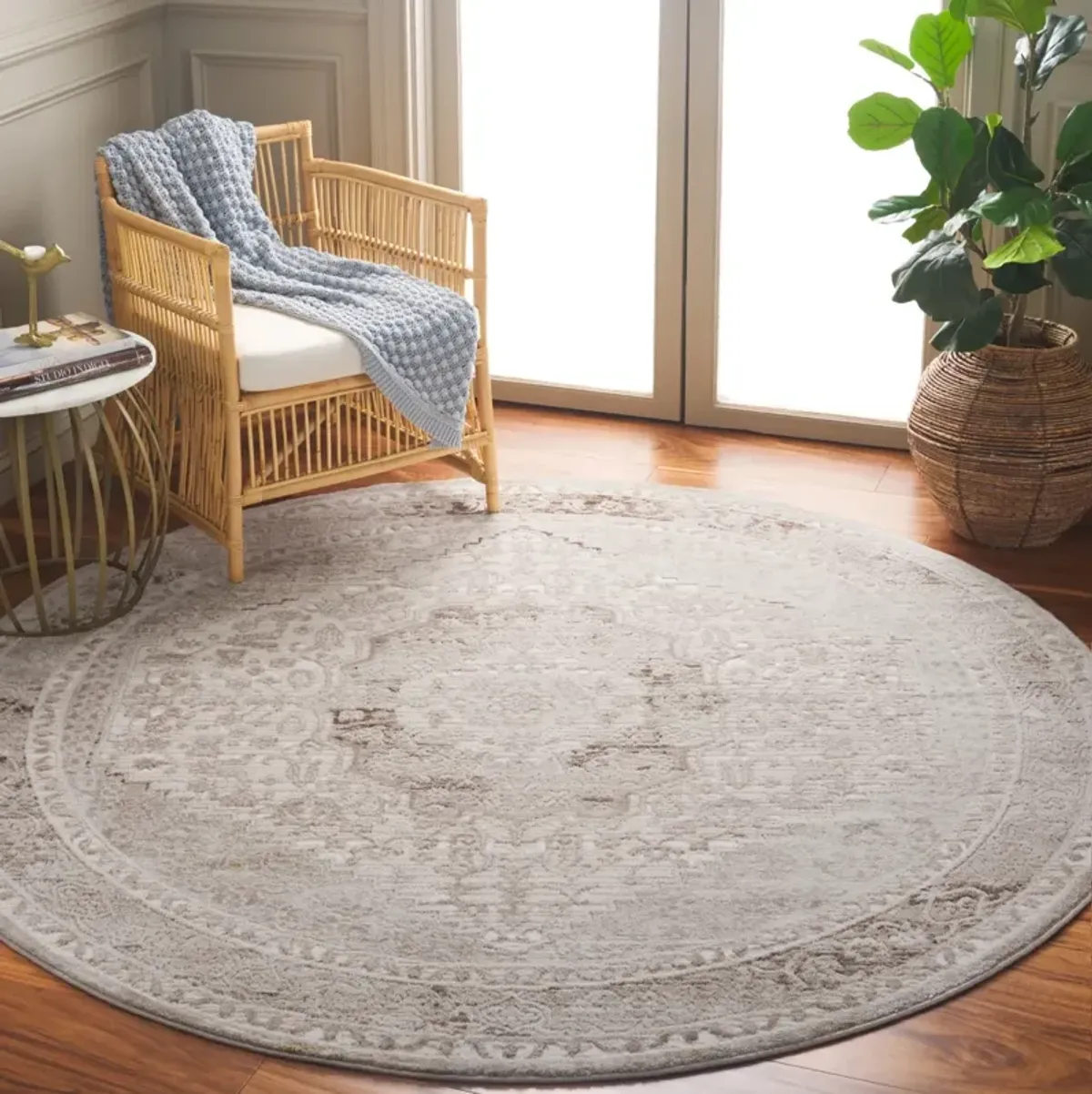 PRESTIGE 102 IVORY  6'-7' x 6'-7' Round Round Rug