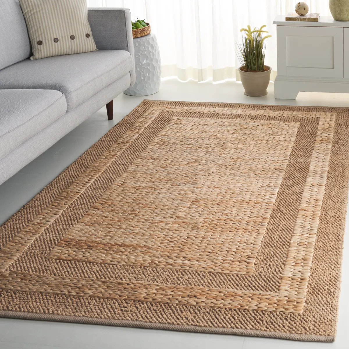 NATURAL FIBER Hand Woven 4' x 6' area rug