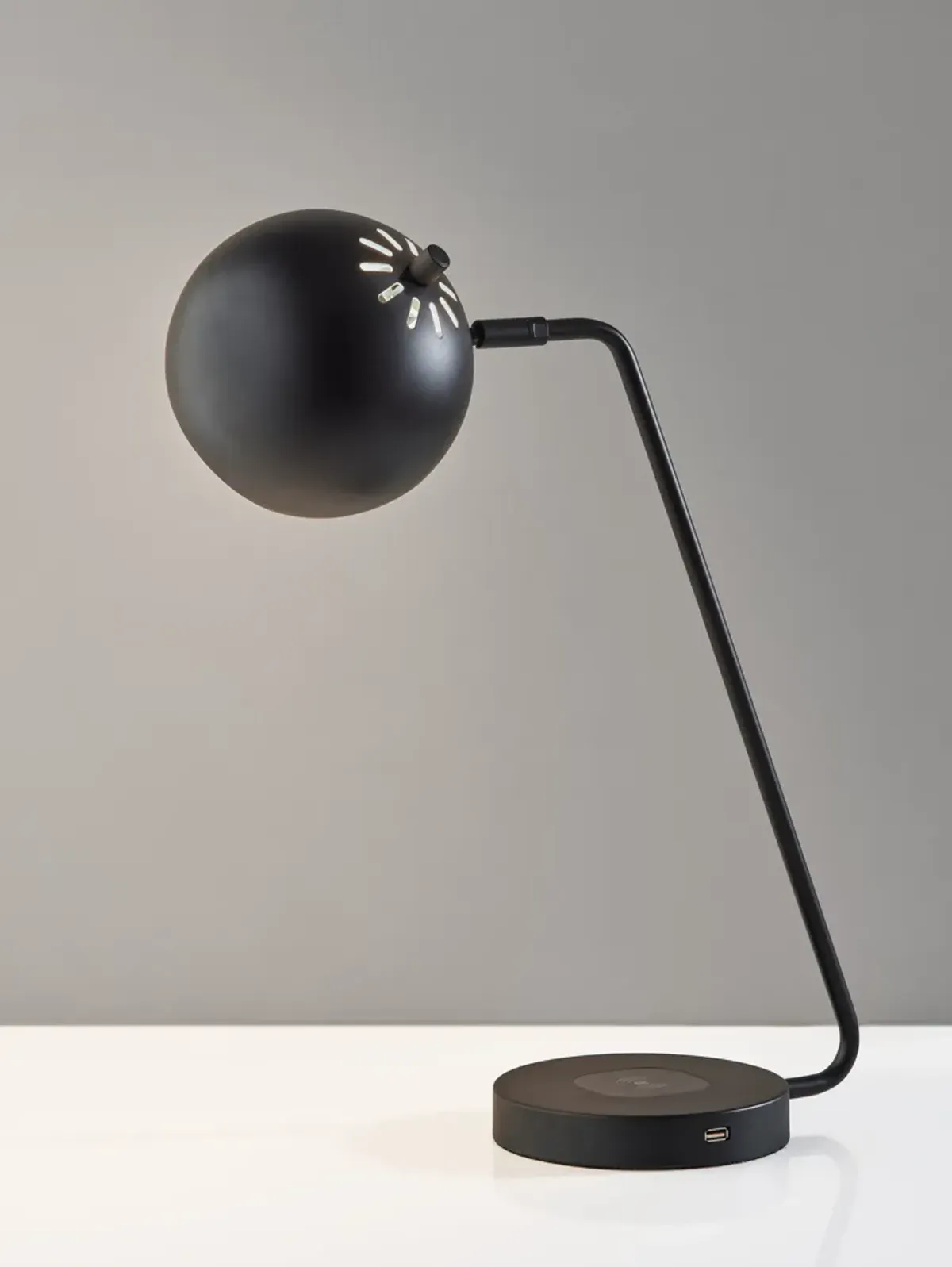 Emerson AdessoCharge Desk Lamp