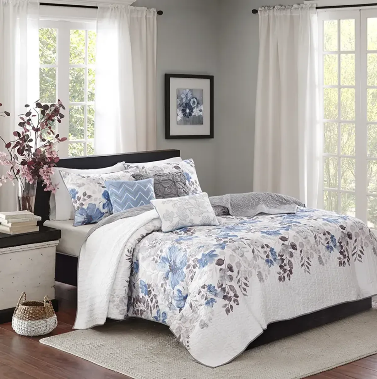 Madison Park Luna Blue 6 Piece Printed Quilt Set with Throw Pillows