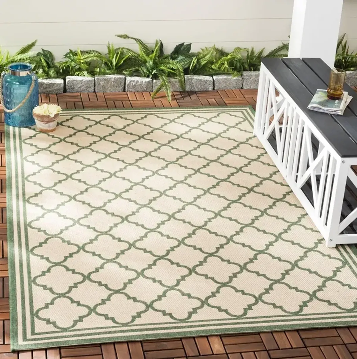 BEACH HOUSE 121 Green 2'-2' X 4' Accent Rug