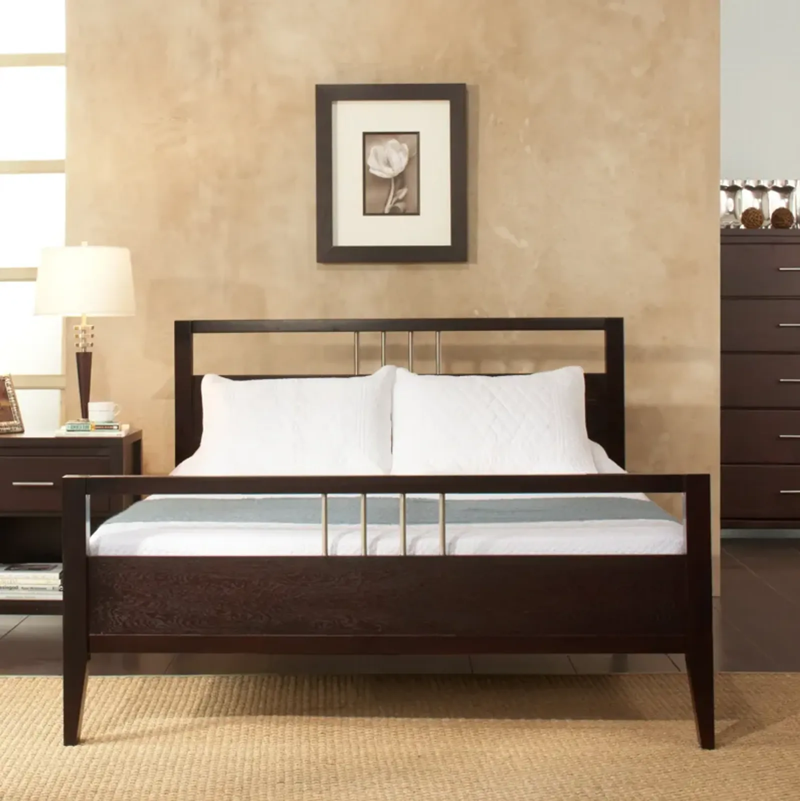 Nevis Queen Size Platform Bed in Espresso