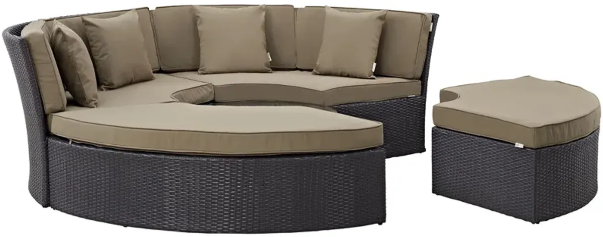 Convene Circular Outdoor Patio Daybed Set