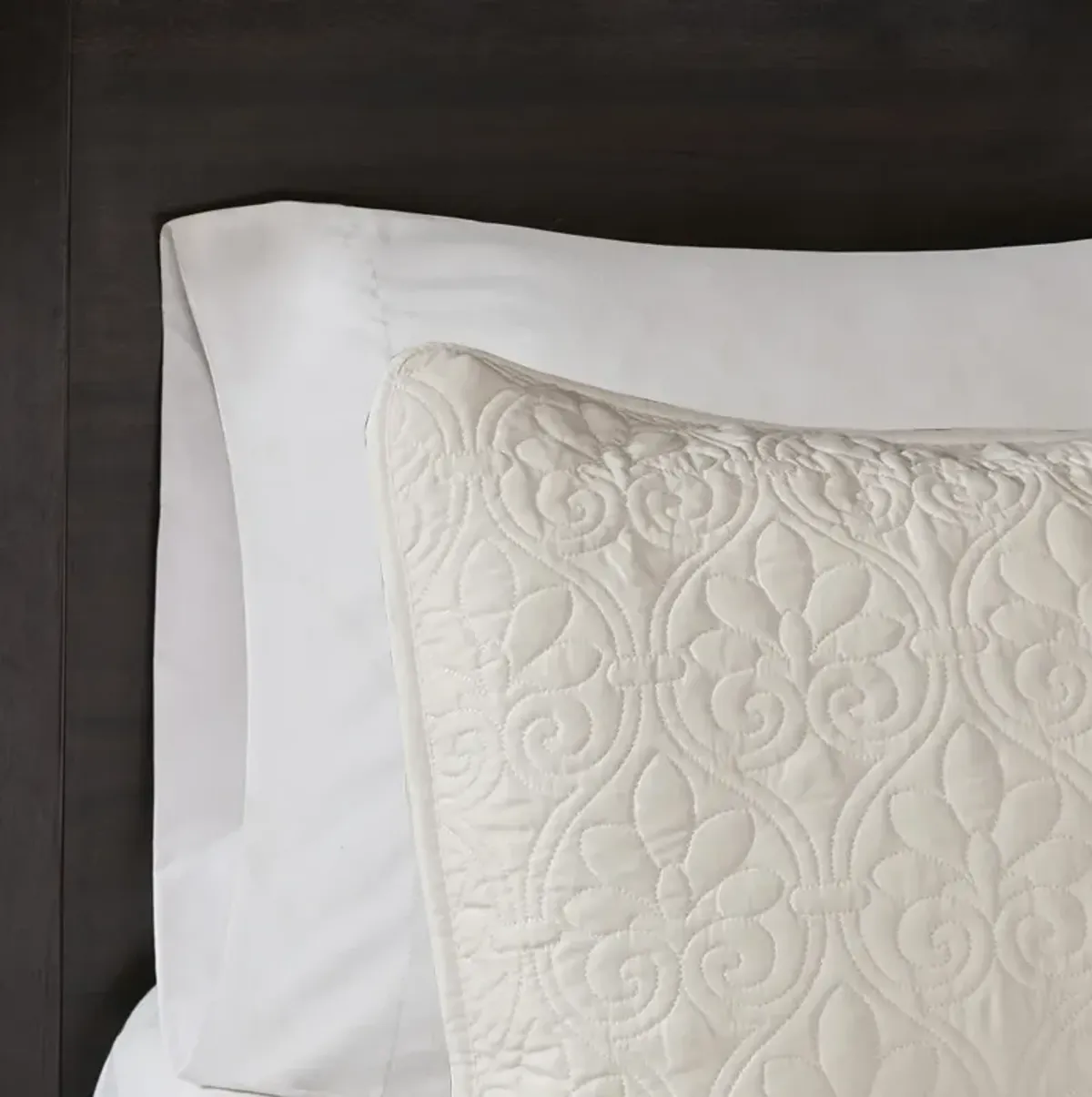 Madison Park Quebec Cream Reversible Quilt Set