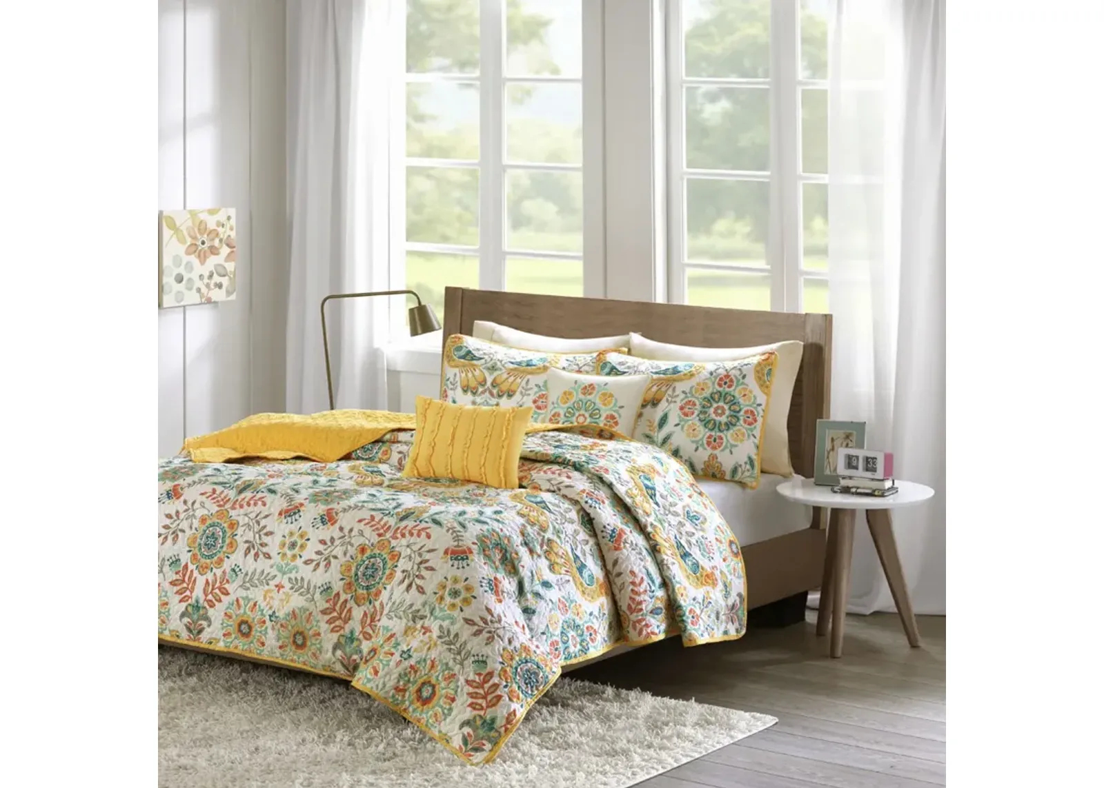 Intelligent Design Nina Multi Reversible Quilt Set with Throw Pillows