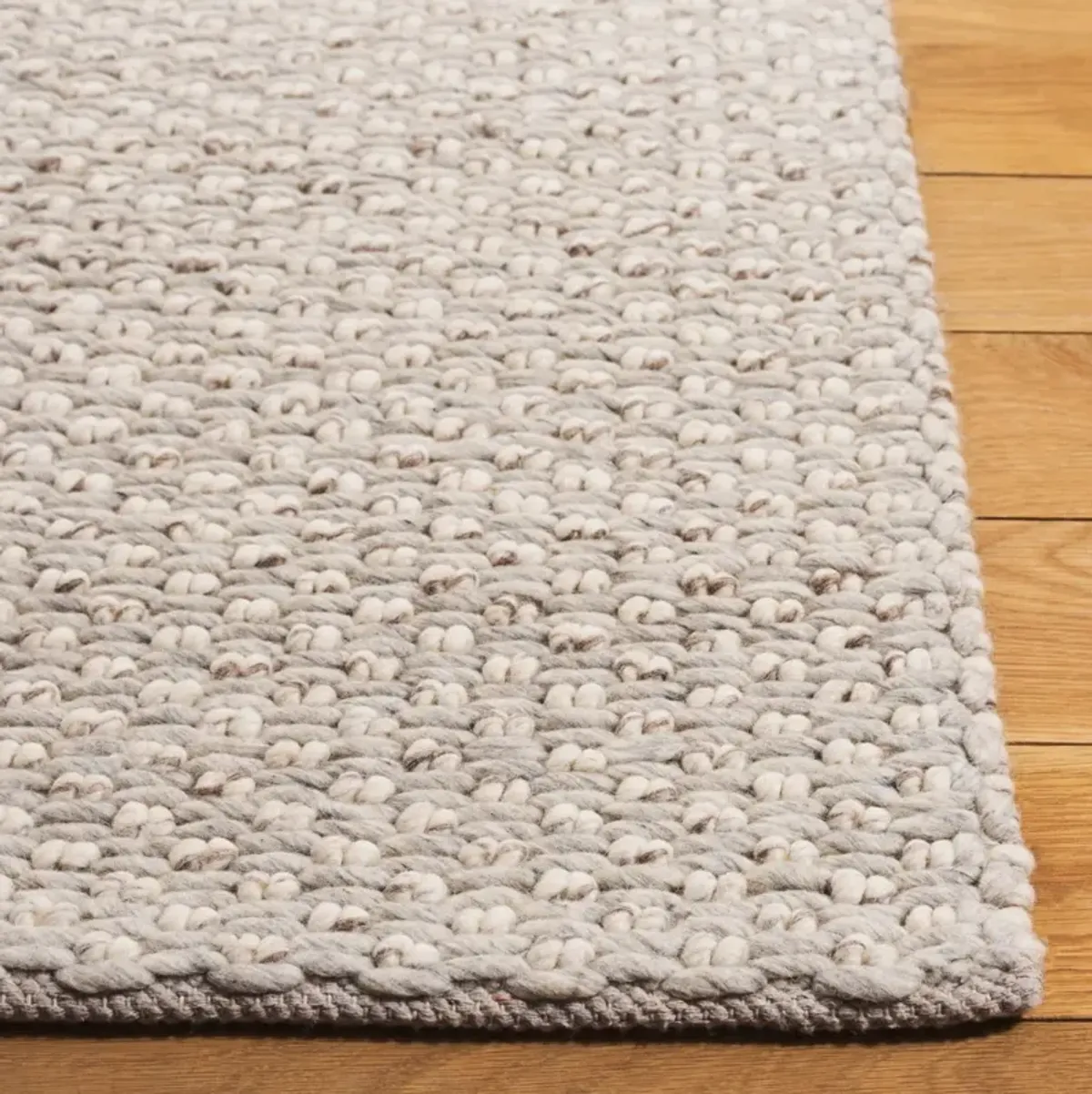 VERMONT 851 SILVER  2'-3' x 8' Runner Rug