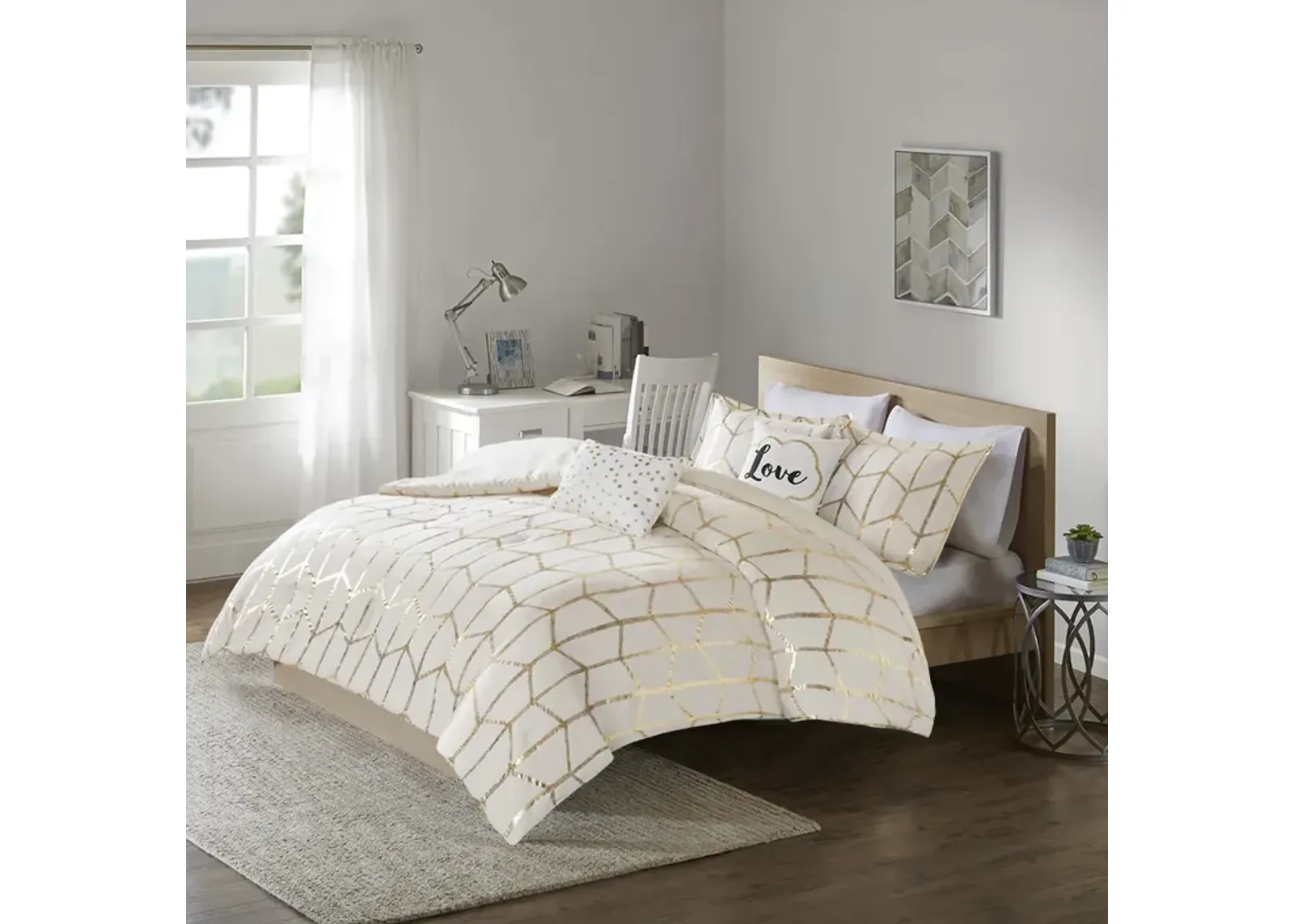 Intelligent Design Raina Ivory/Gold Metallic Printed Comforter Set