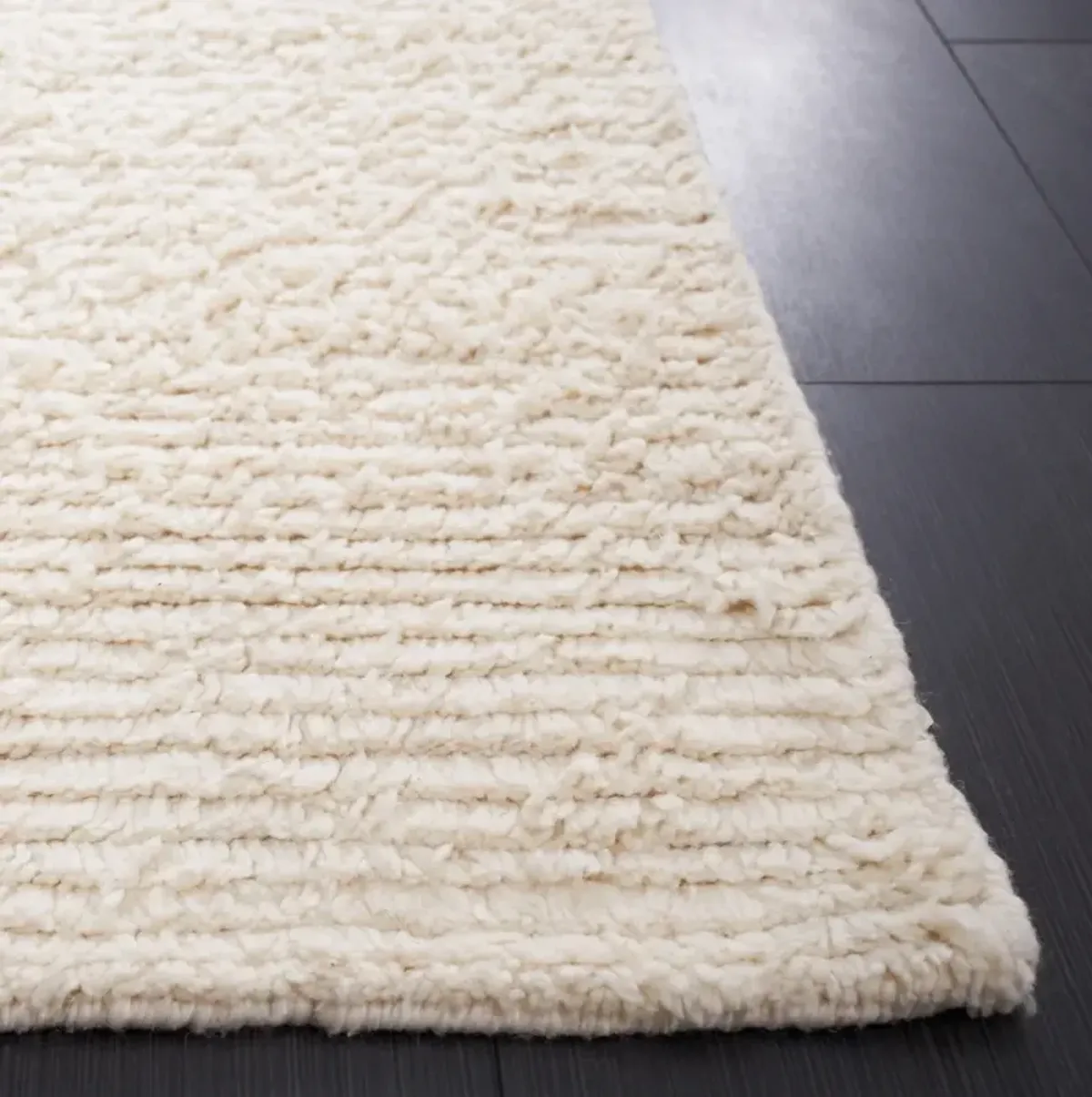 CASABLANCA 793 IVORY 2' x 3' Accent Rug