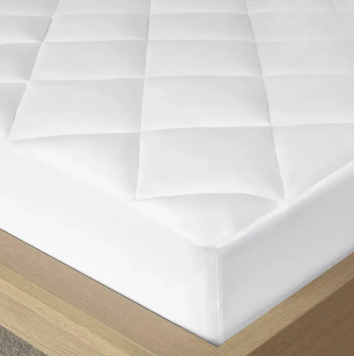 Madison Park Quiet Nights White 300 Thread Count Cotton Sateen Waterproof Mattress Pad