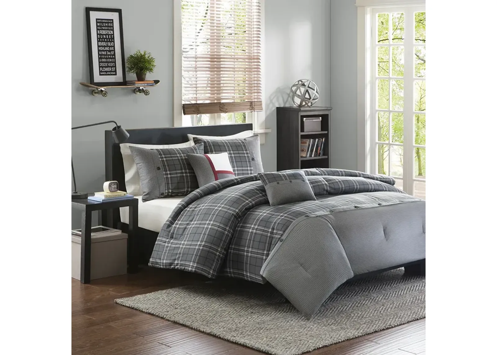 Intelligent Design Daryl Grey Comforter Set