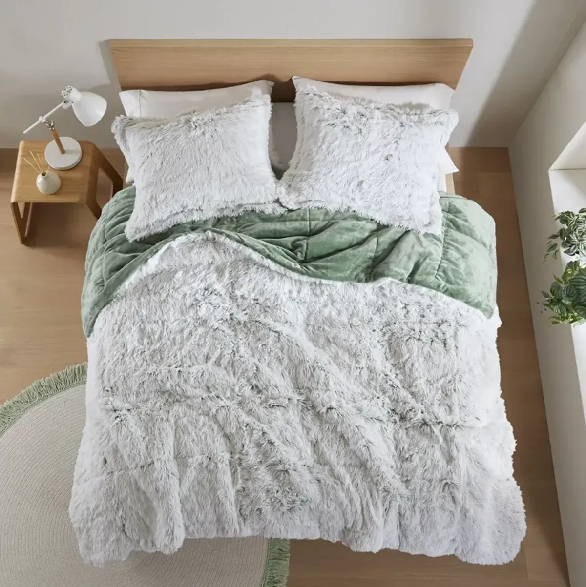 Shaggy Faux Fur Comforter Mini Set