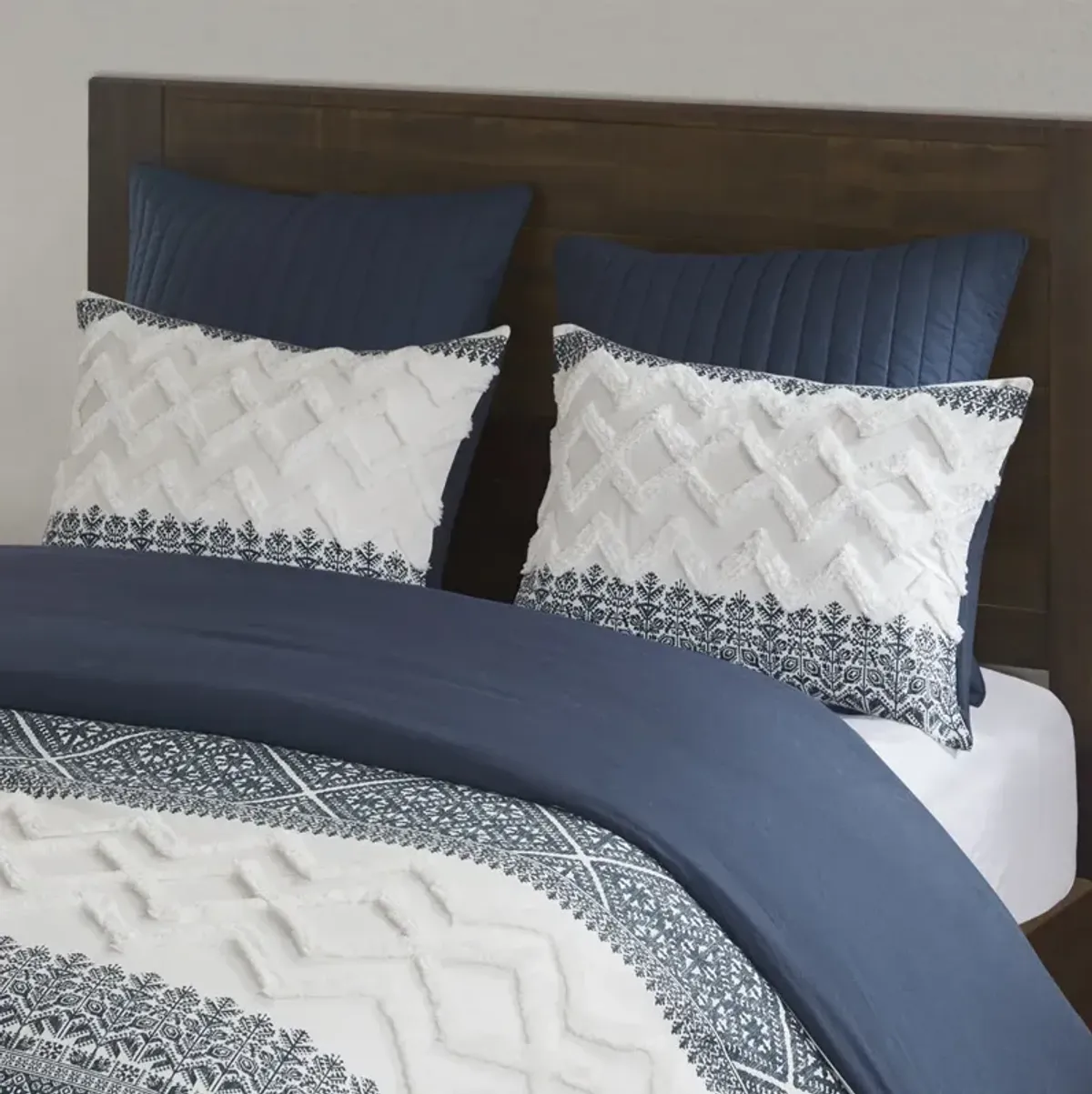 INK+IVY Mila Navy 3 Piece Cotton Comforter Set with Chenille Tufting