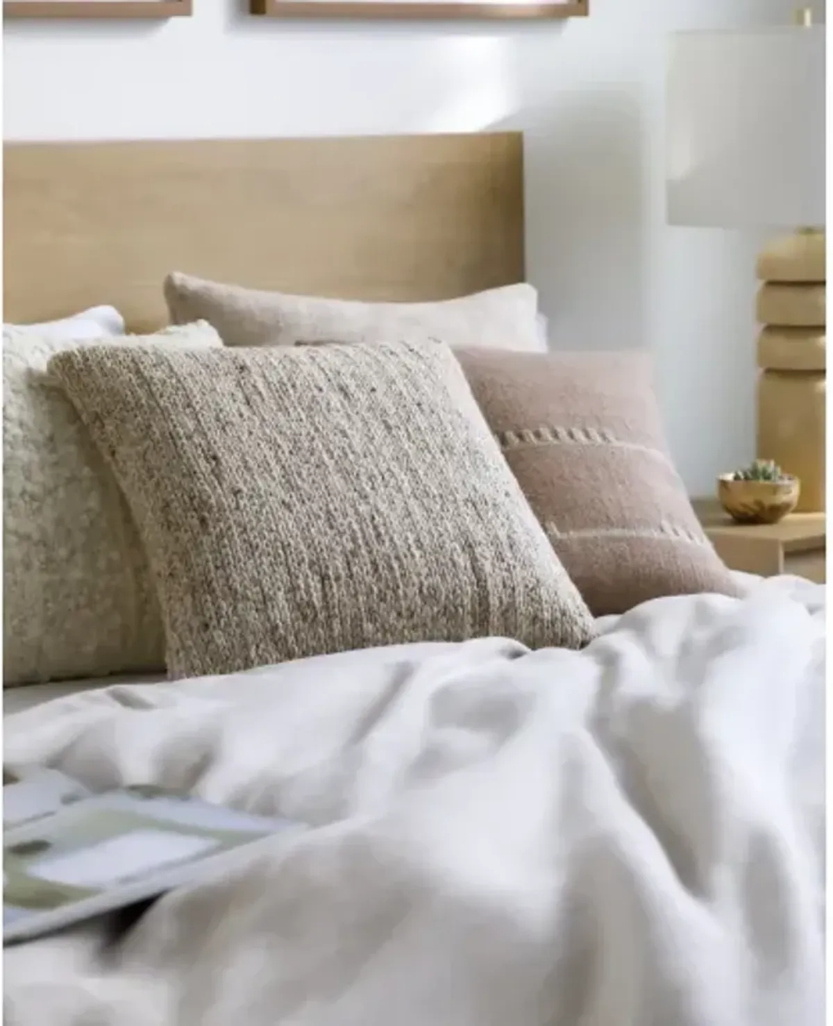 Derby DRB-002 20"L x 20"W Accent Pillow