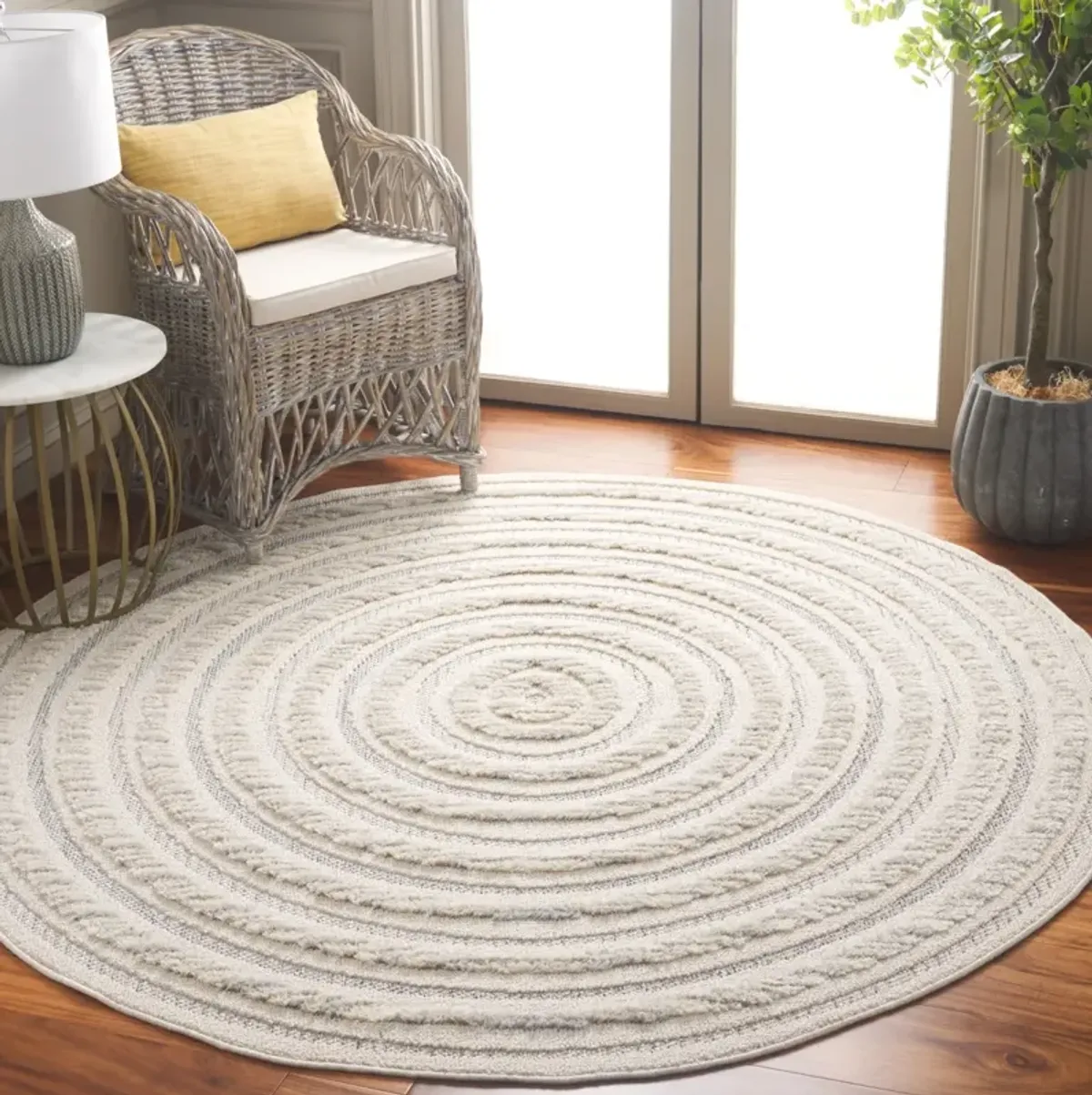 CHLOE 101 IVORY  6'-7' x 6'-7' Round Round Rug