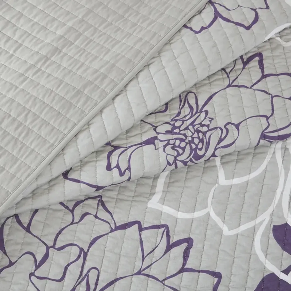 Madison Park Lola Purple 6 Piece Printed Cotton Quilt Set with Throw Pillows