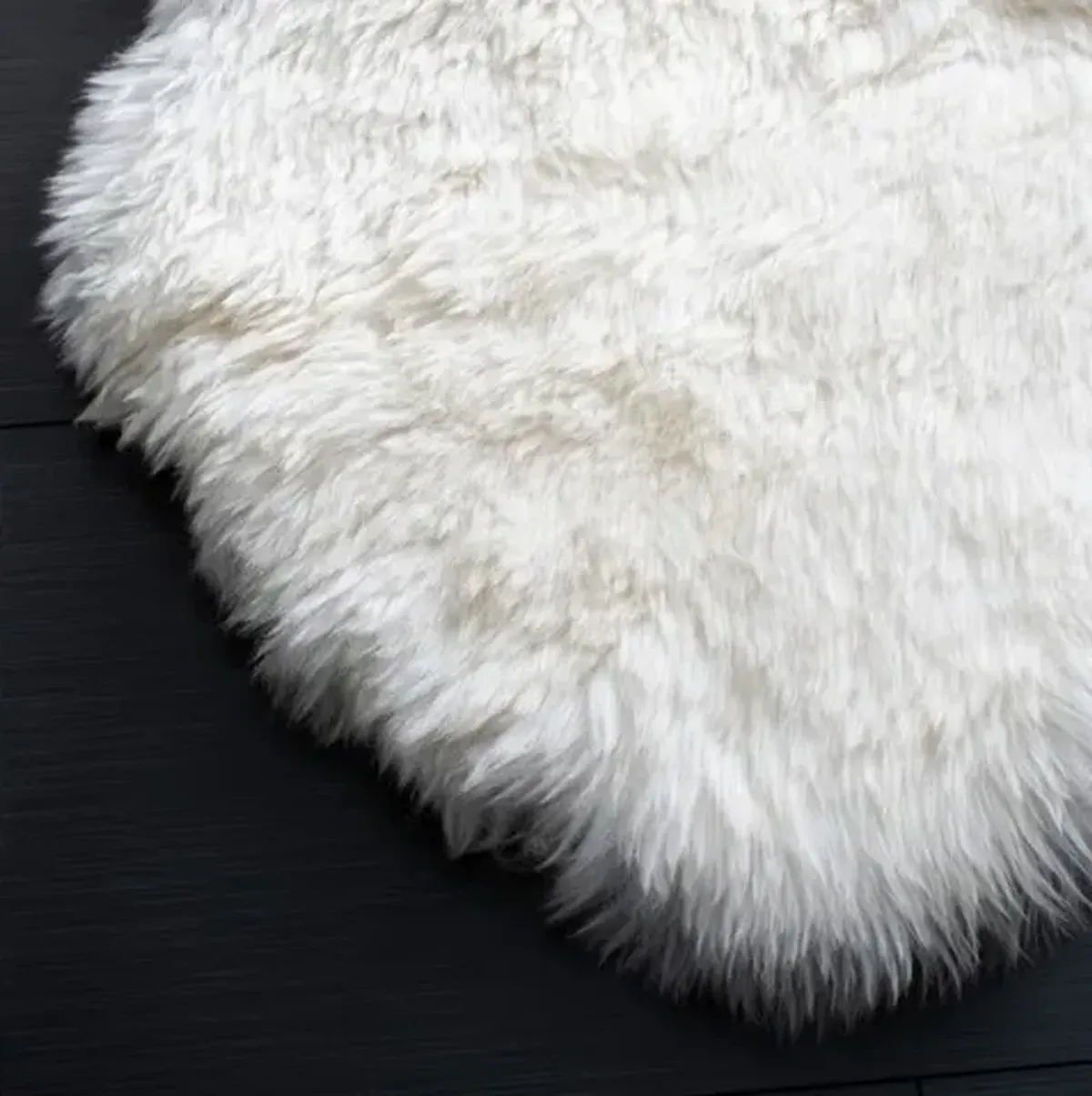 SHEEP SKIN 211  White 2' X 10' Runner Rug