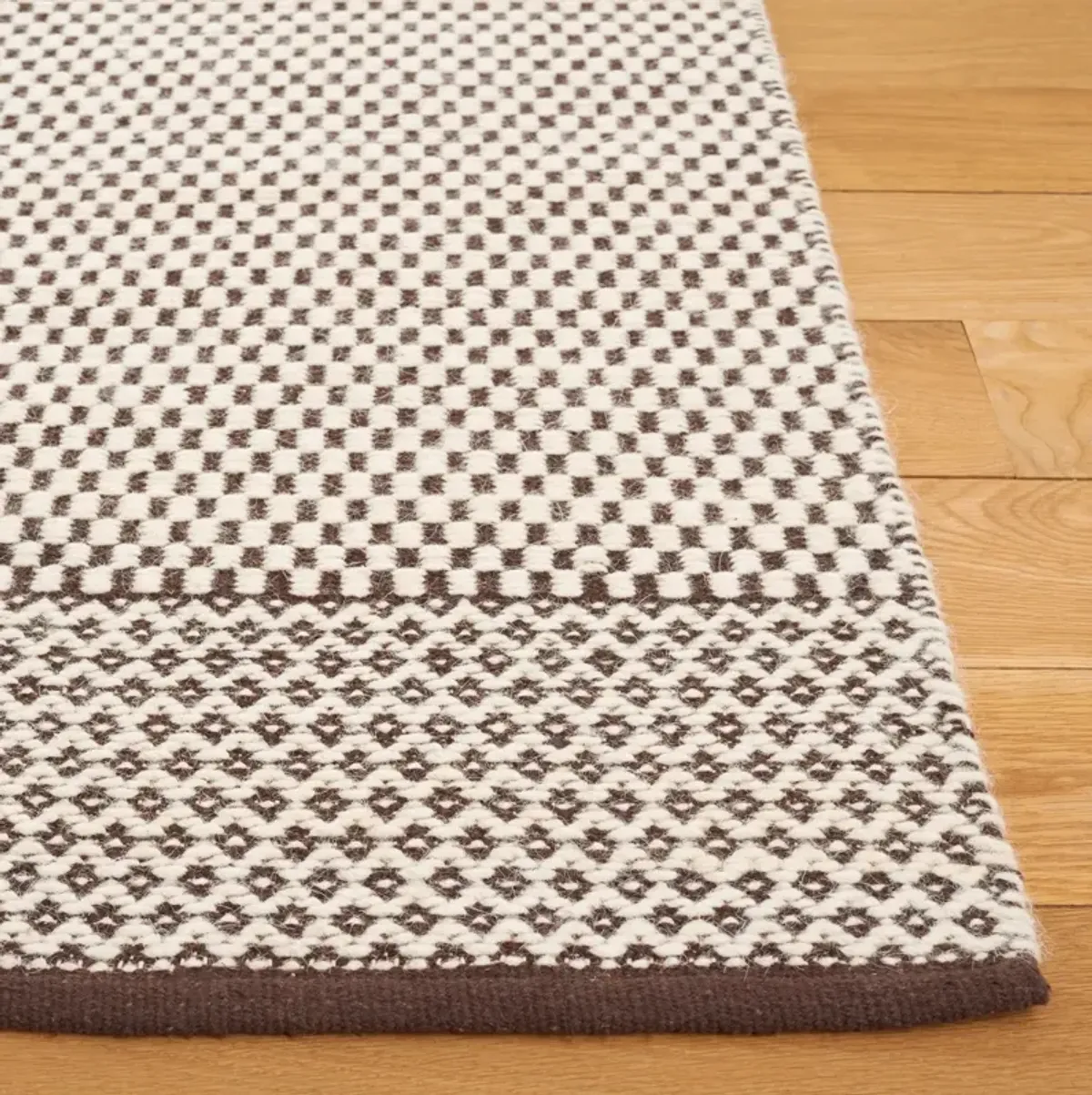 VERMONT 906 BROWN  4' x 6' Small Rectangle Rug