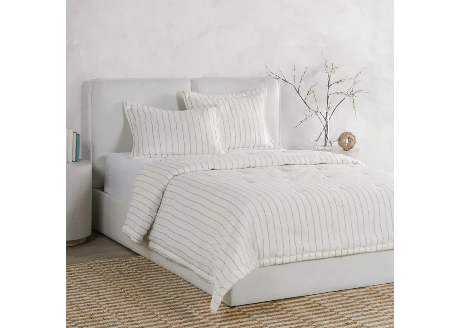 Monaco Ivory 3pc Queen Comforter Set