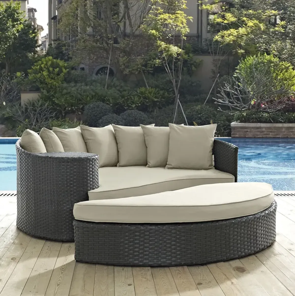 Sojourn Sunbrella® Outdoor Daybed