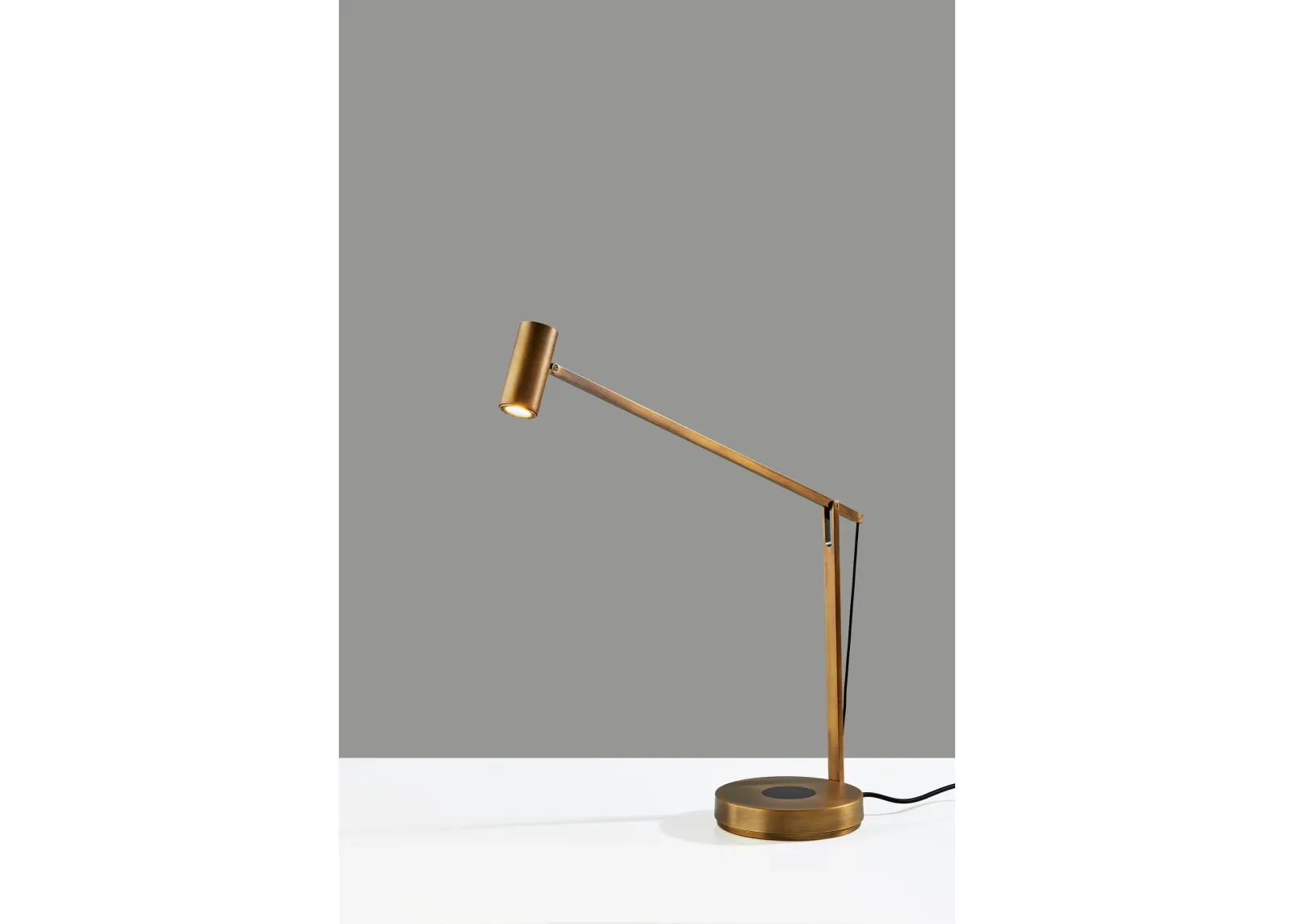 Turrell Task Lamp w. Wireless Charging