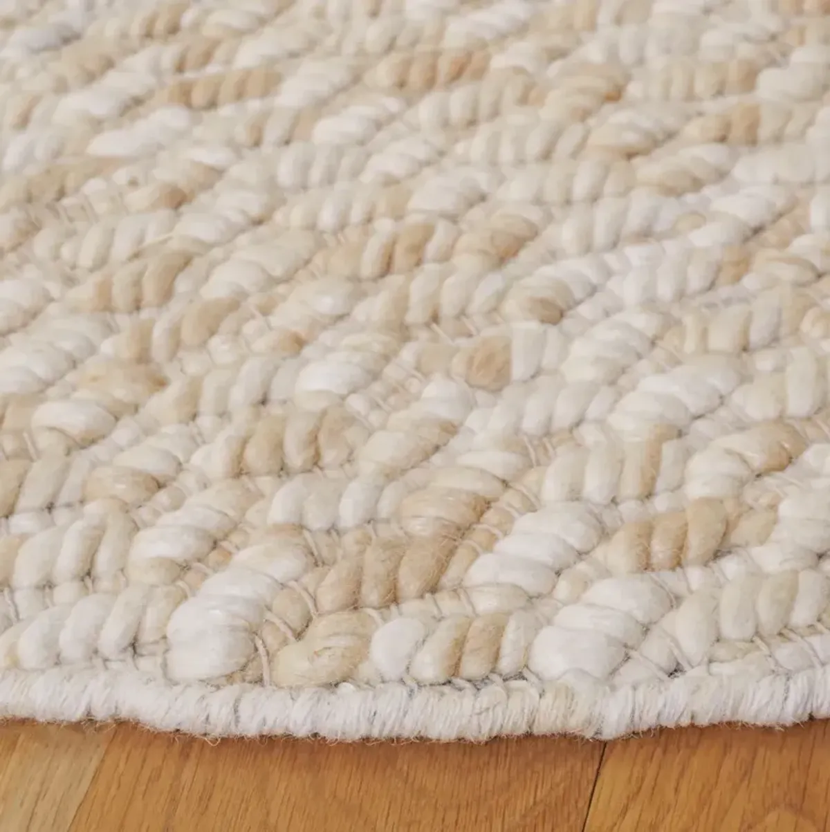 NATURA 717 BEIGE  6' x 6' Round Round Rug