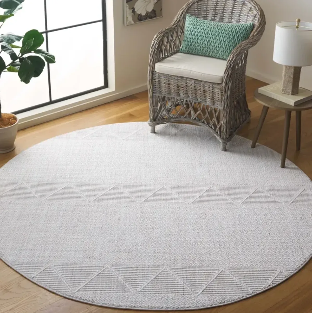 MSR1906 SERENITY IVORY 6'-7' x 6'-7' Round Round Rug