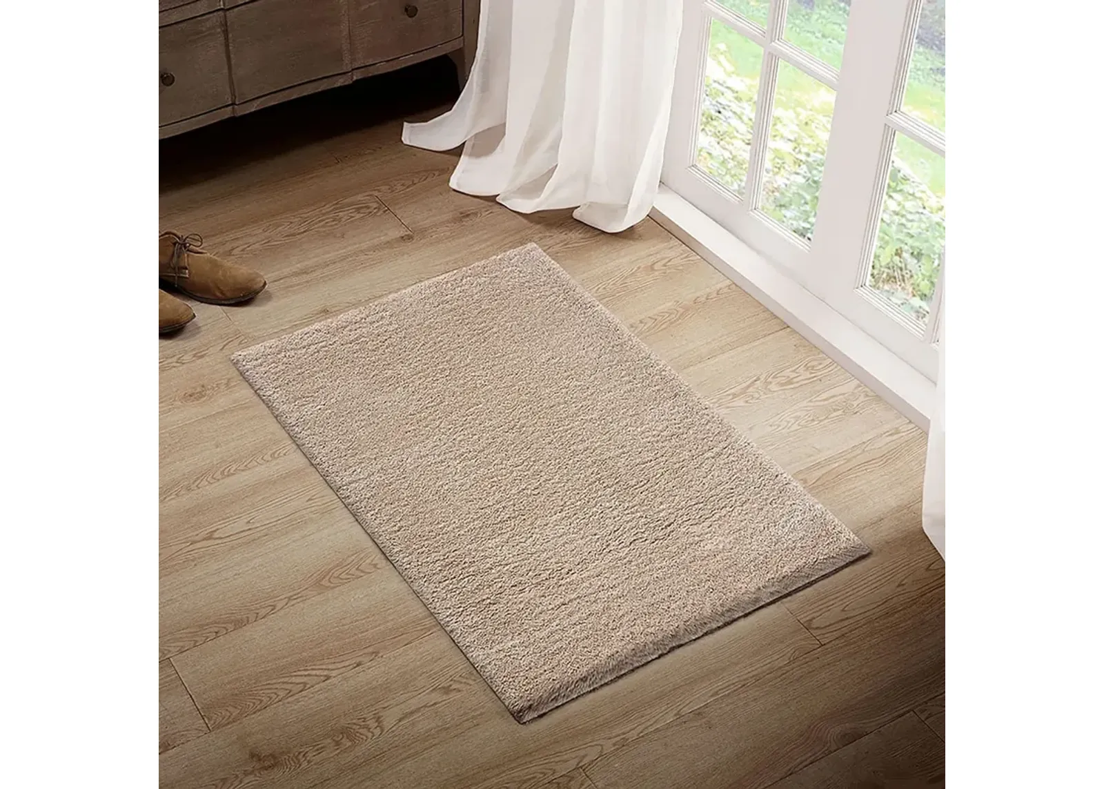 Madison Park Camdyn Cream Super Soft Polyester Shag Area Rug