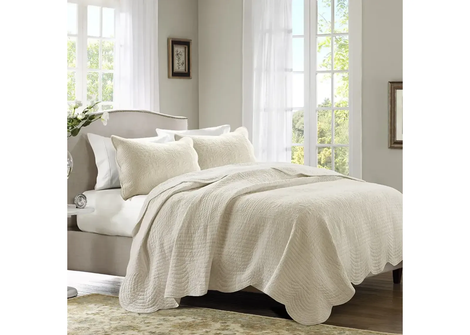 Madison Park Tuscany Cream 3 Piece Reversible Scalloped Edge Quilt Set