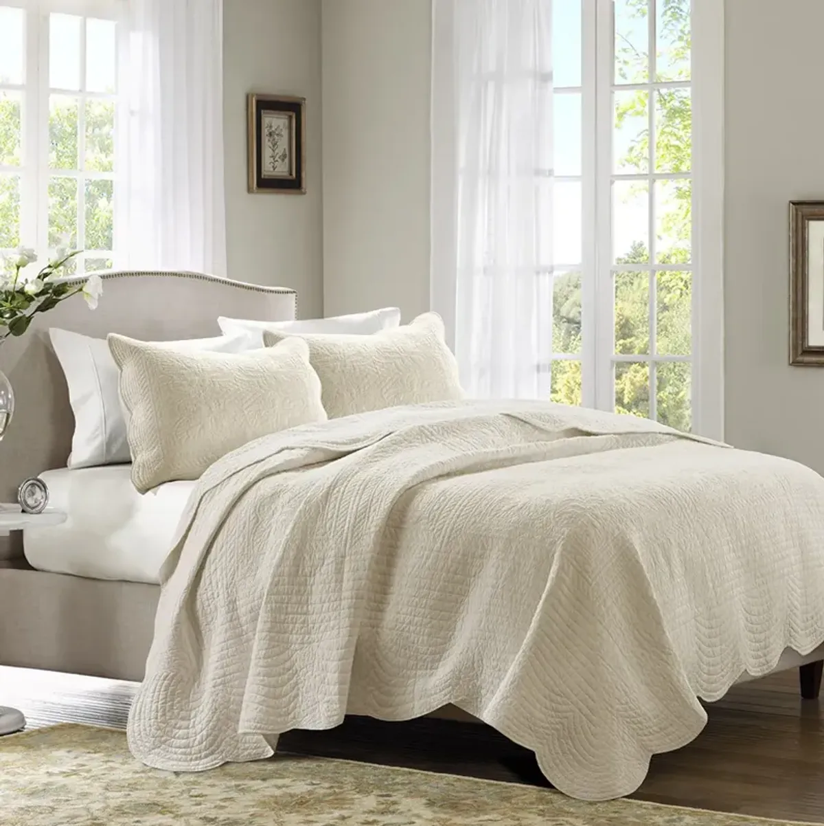 Madison Park Tuscany Cream 3 Piece Reversible Scalloped Edge Quilt Set