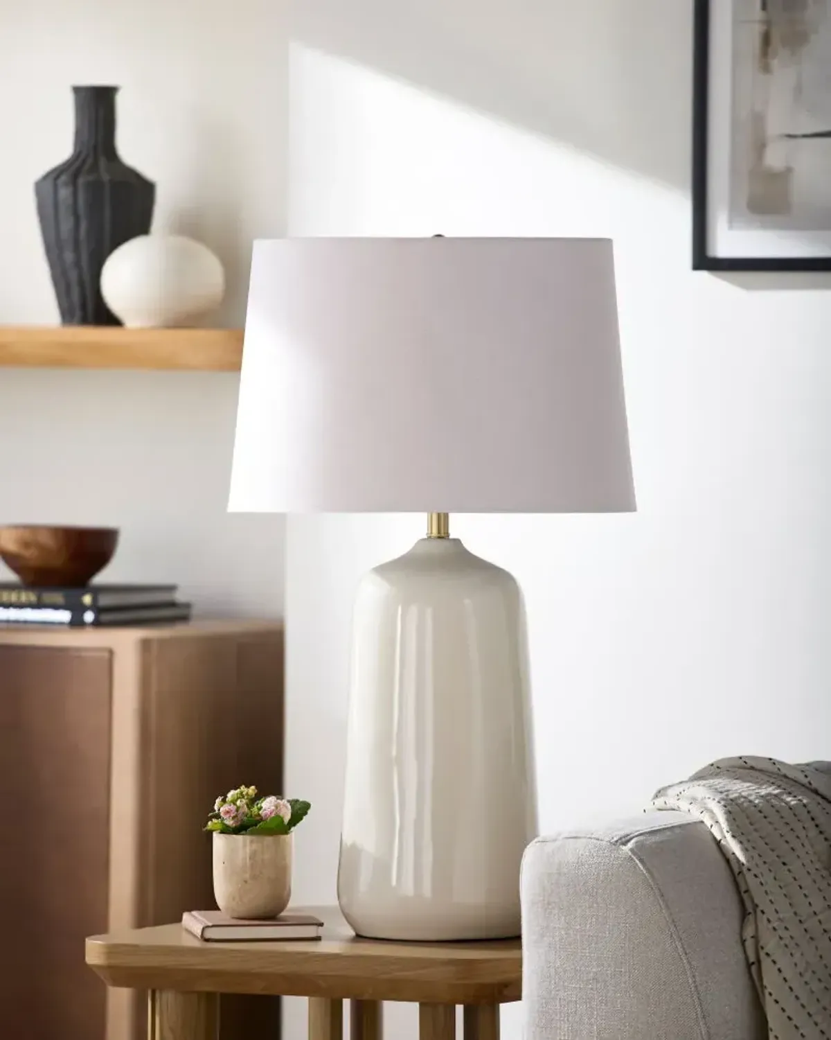 Foxton FXT-001 31"H x 18"W x 18"D Accent Table Lamp