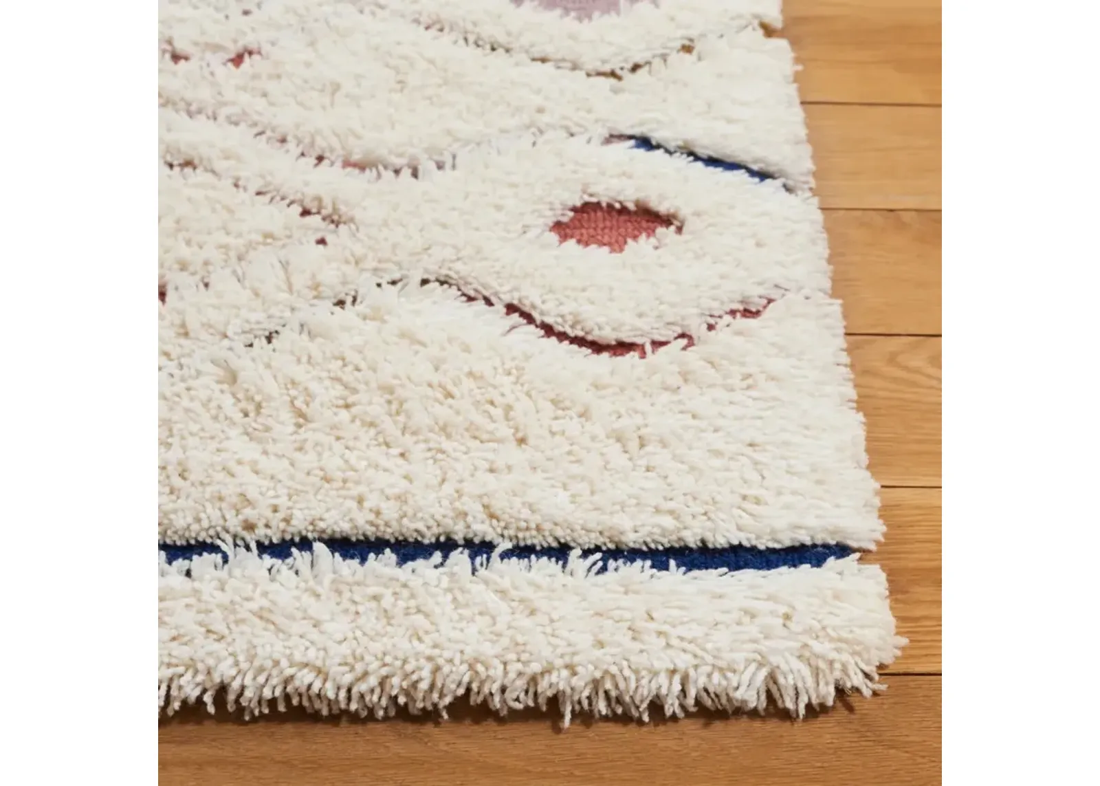 CASABLANCA 919 IVORY  2'-3' x 8' Runner Rug