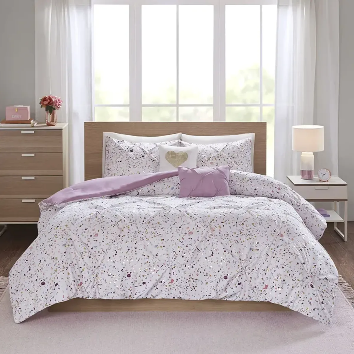 Intelligent Design Abby/Lara/Nicole Plum Metallic Printed and Pintucked Comforter