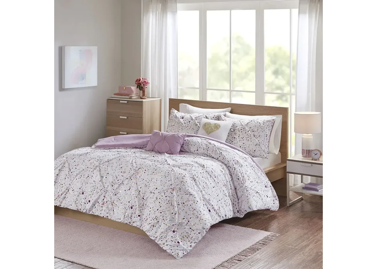 Intelligent Design Abby/Lara/Nicole Plum Metallic Printed and Pintucked Comforter