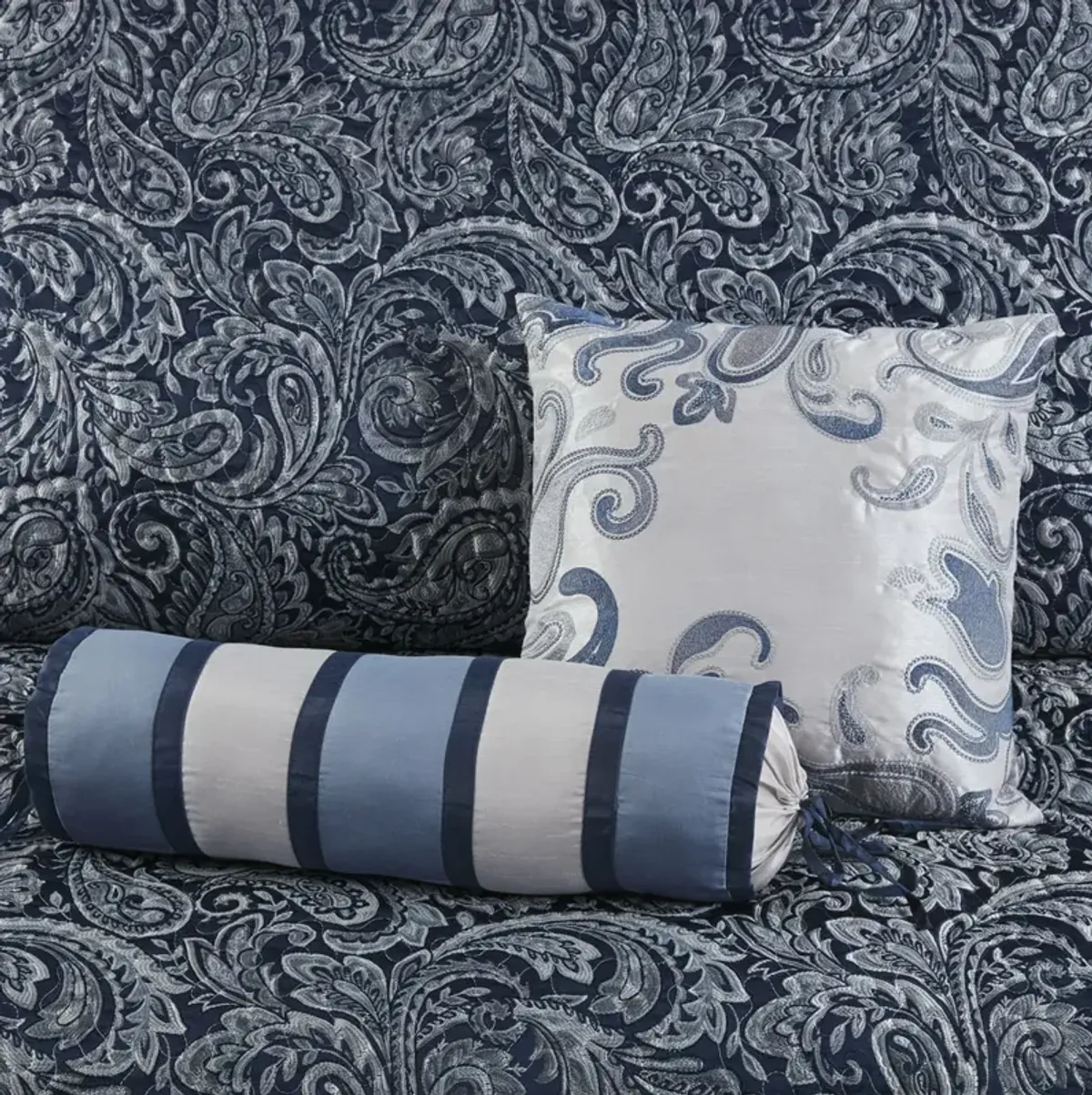 Madison Park Aubrey Navy 5 Piece Jacquard Bedspread Set with Throw Pillows