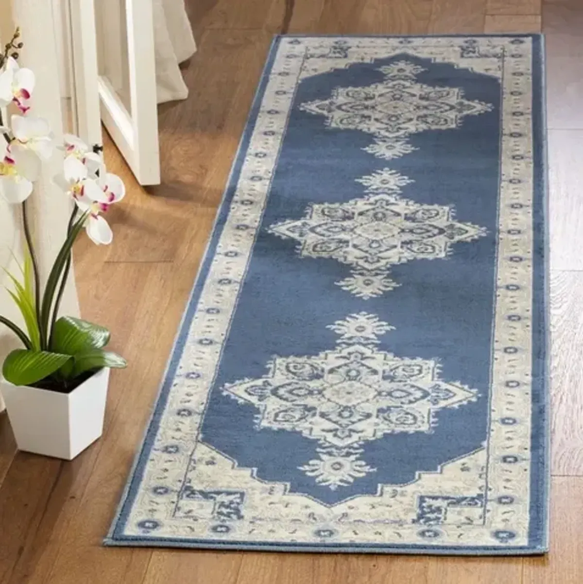 Brentwood 865 Navy / Creme 2' X 10' Runner Powerloomed Rug