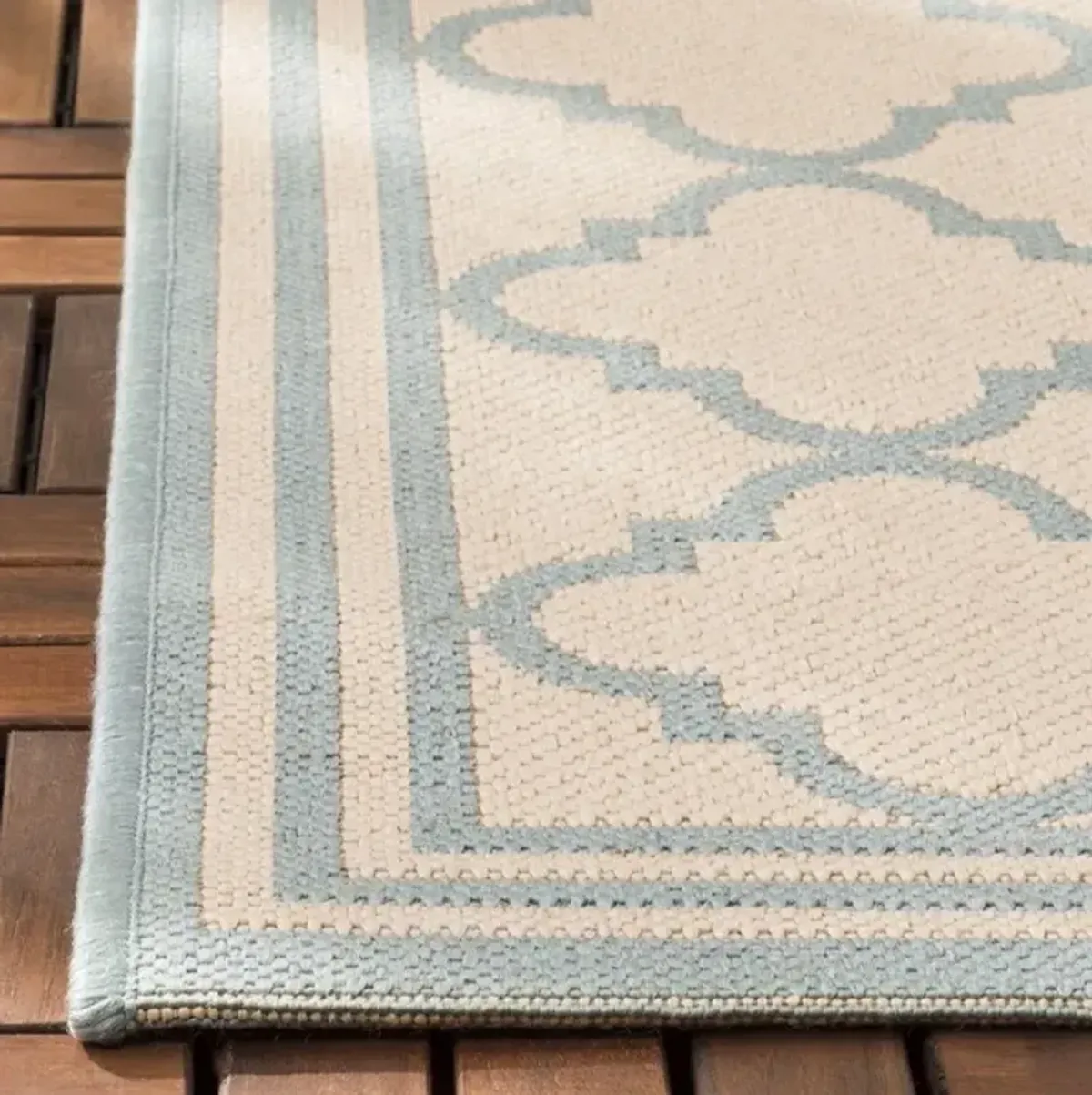 Safavieh BEACH HOUSE Collection BHS121L-3 Cream / Aqua 3' X 5'