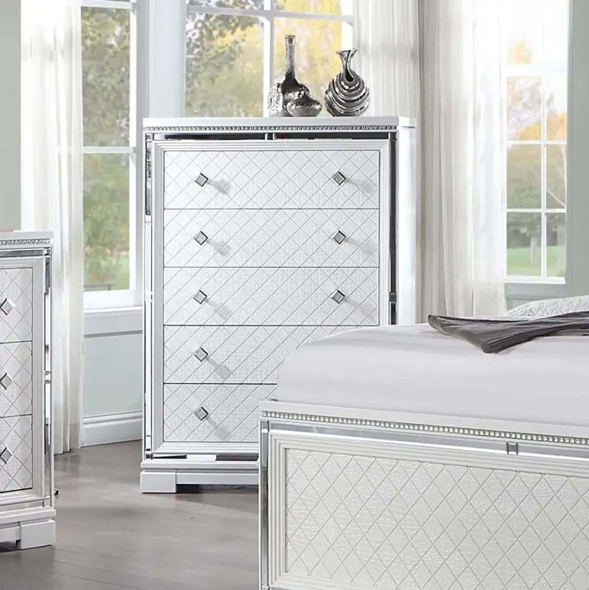 Eleanor Rectangular 5-drawer Chest White