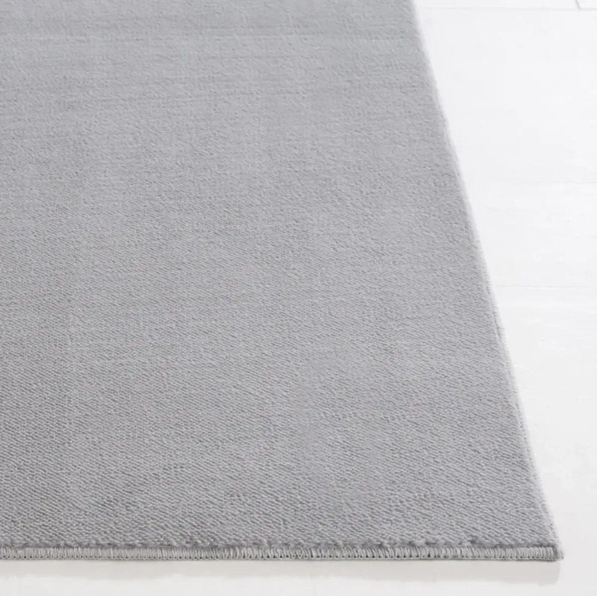 LOFT 315 GREY 2'-3' x 9' Runner Rug