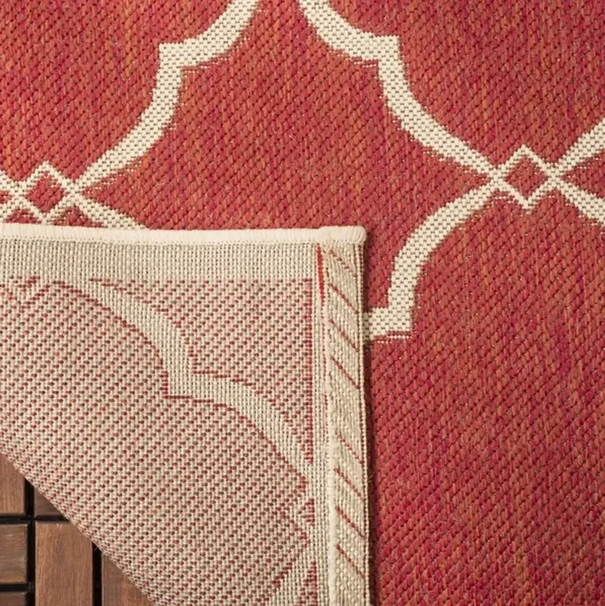 Safavieh BEACH HOUSE Collection BHS125Q-3 Red / Creme 3' X 5'