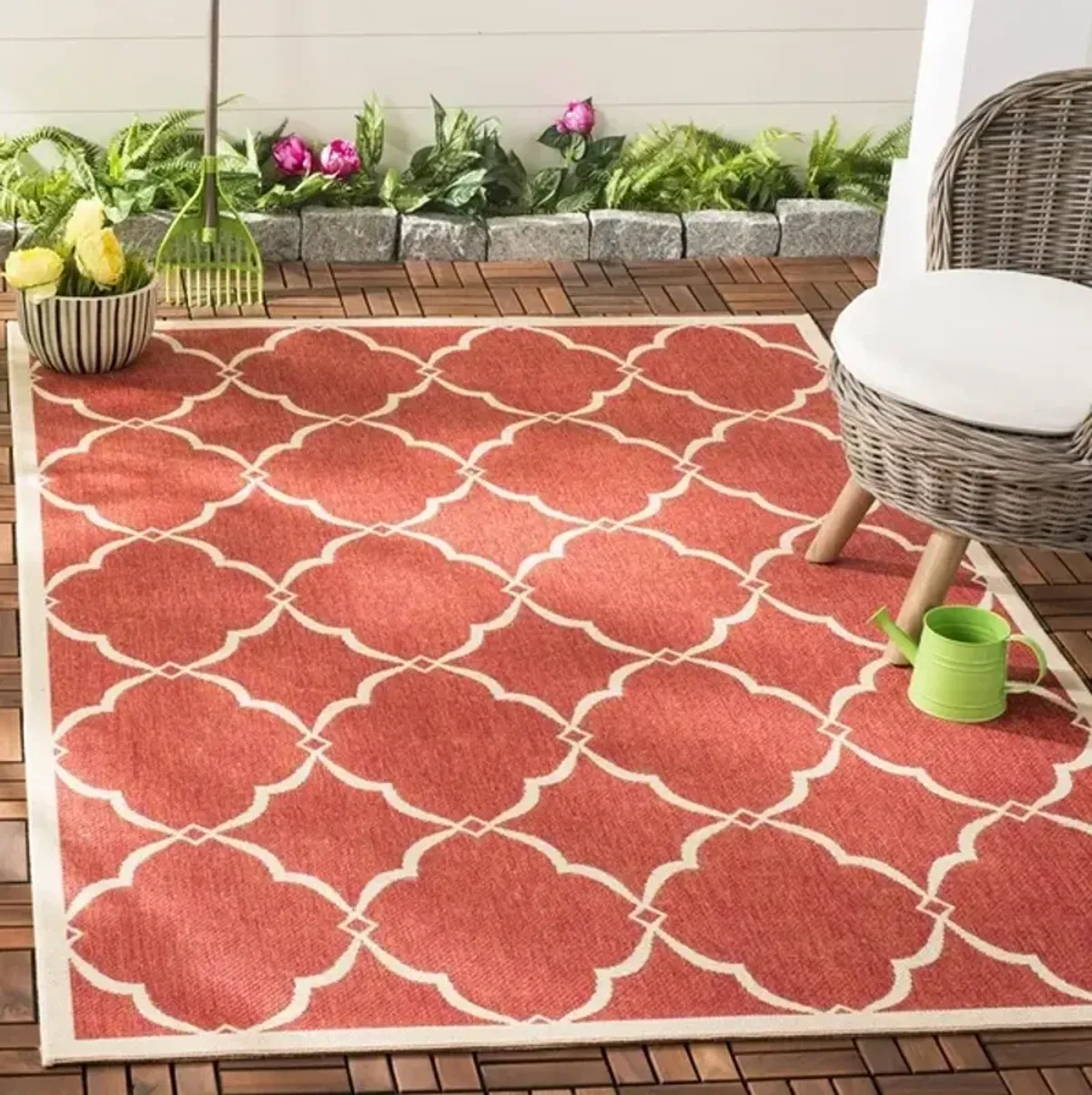 Safavieh BEACH HOUSE Collection BHS125Q-3 Red / Creme 3' X 5'