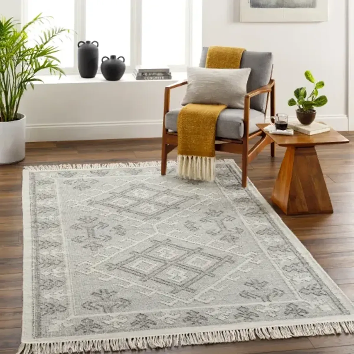 Valerie VLA-2305 2' x 3' Hand Made Rug